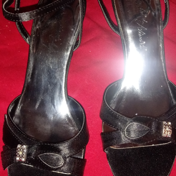 Easy Street Alive 5 - Picture 1 of 4